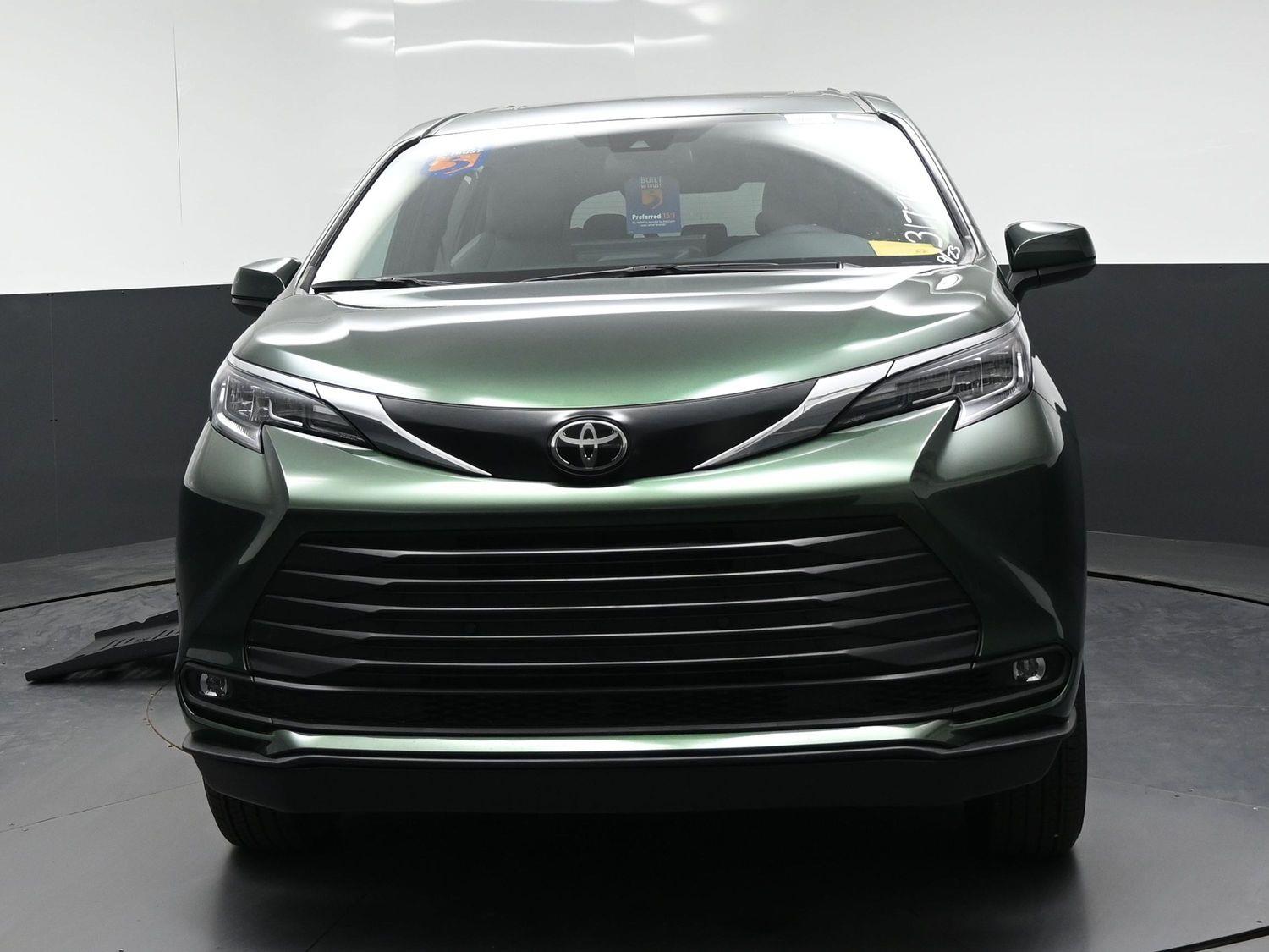 New 2026 Toyota Sienna XLE