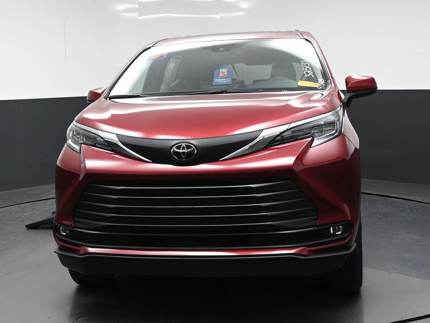 New 2026 Toyota Sienna XLE