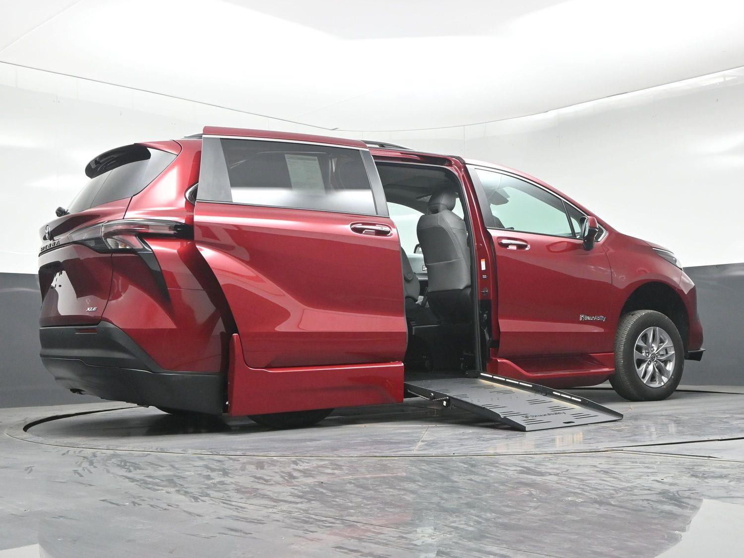 New 2026 Toyota Sienna XLE