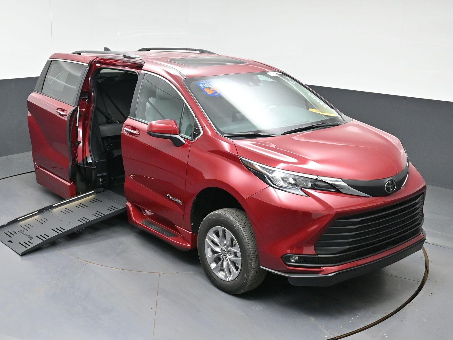 New 2026 Toyota Sienna XLE