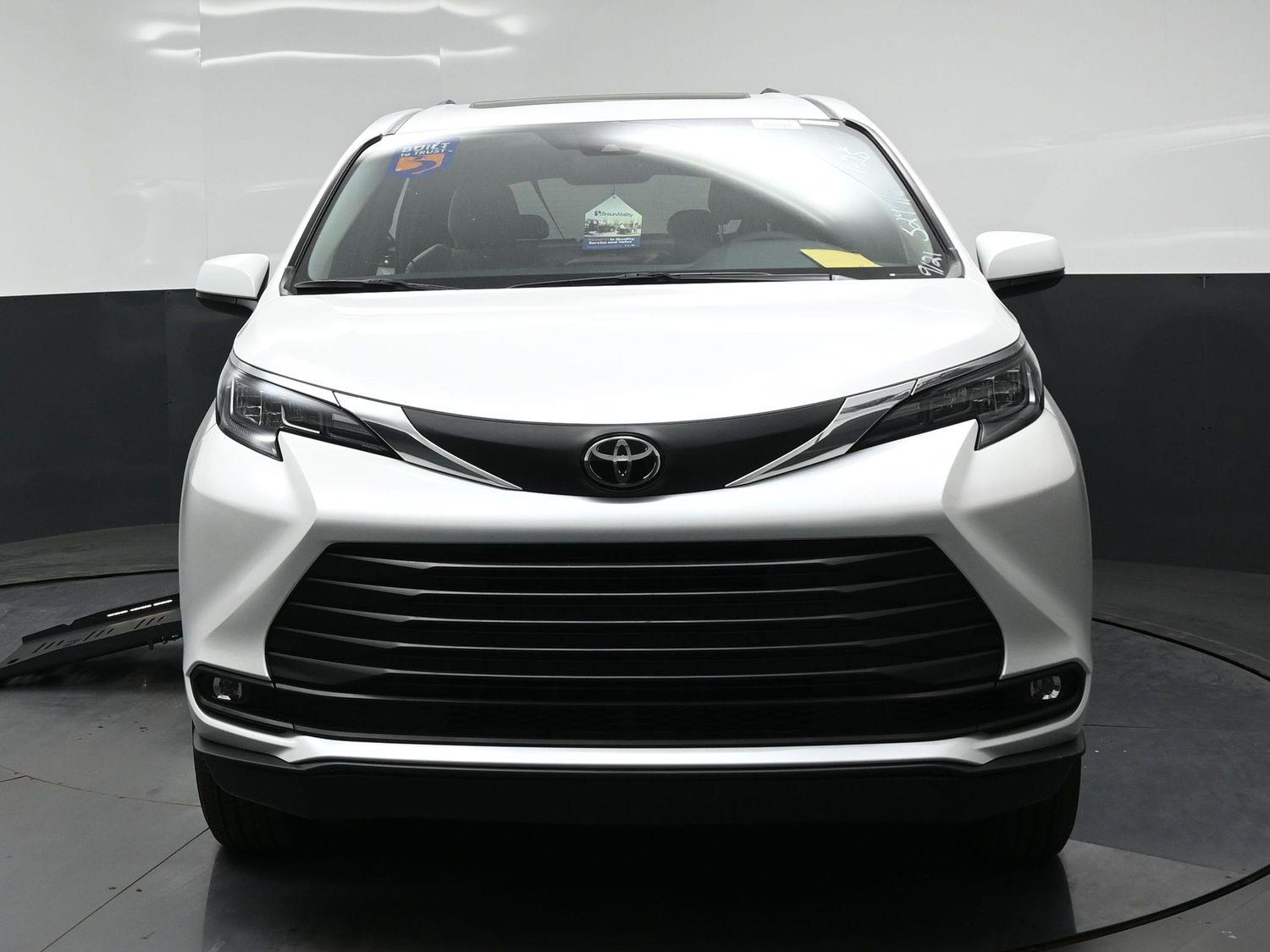 New 2026 Toyota Sienna XLE