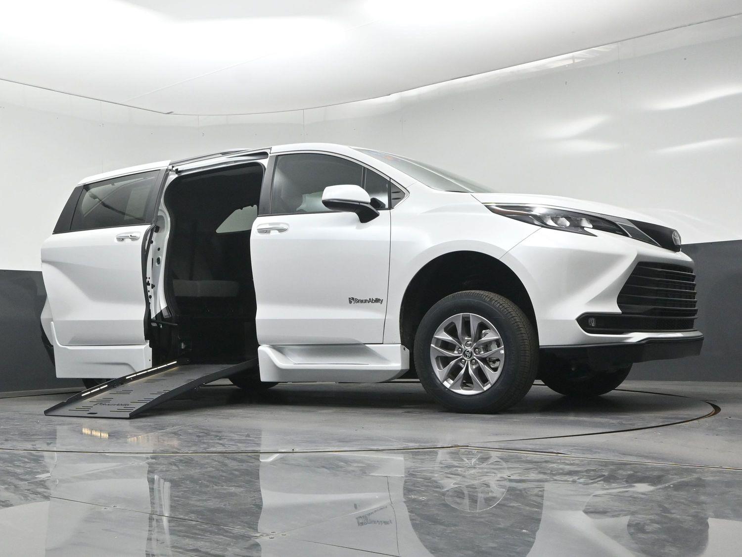 New 2026 Toyota Sienna XLE