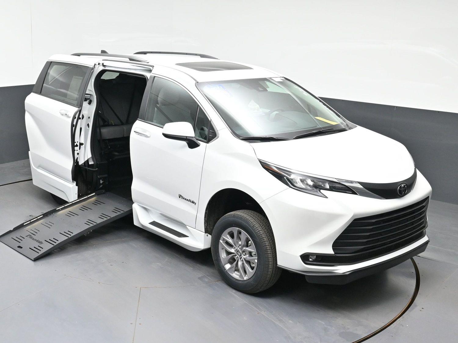 New 2026 Toyota Sienna XLE