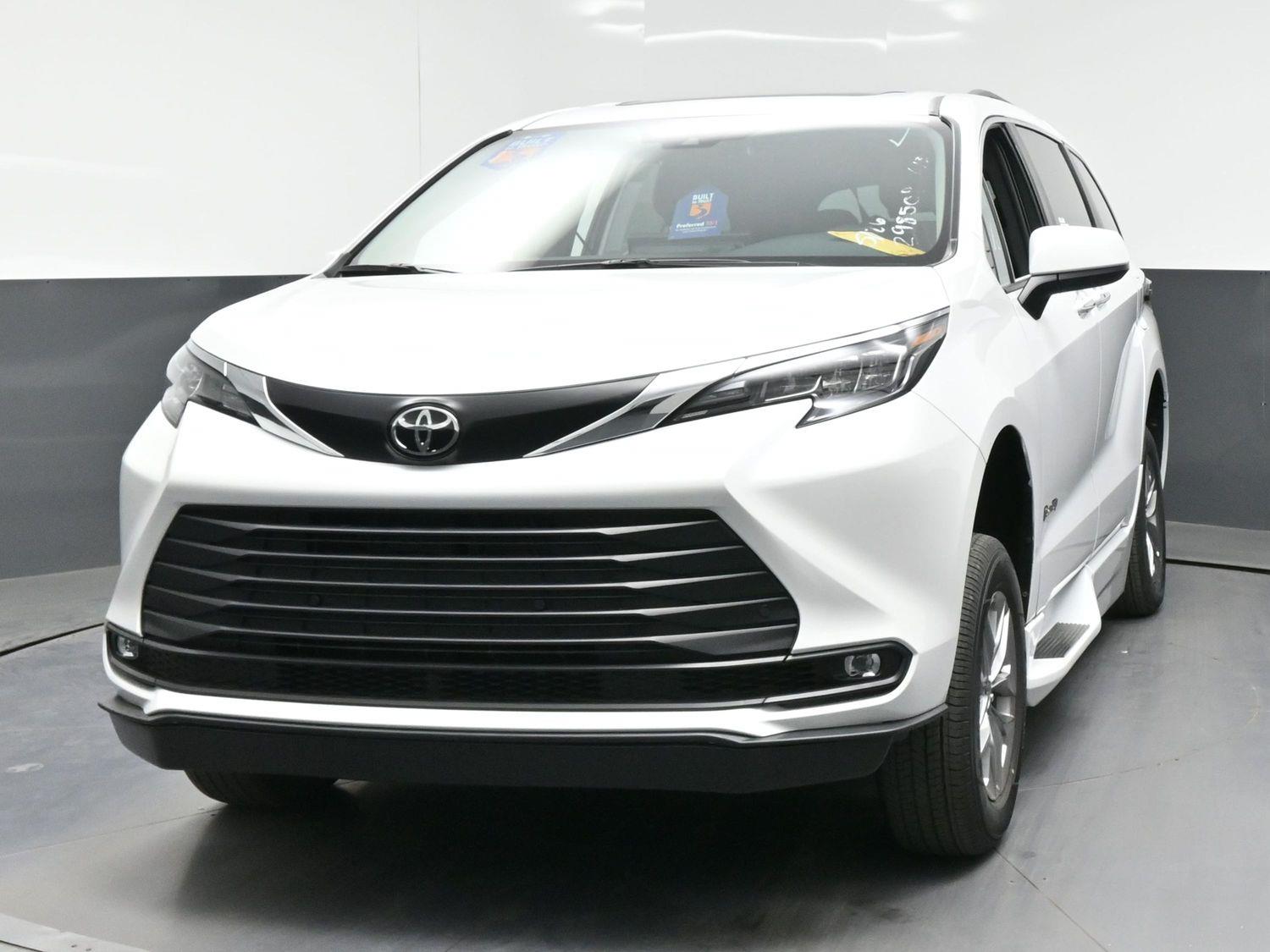 New 2026 Toyota Sienna XLE