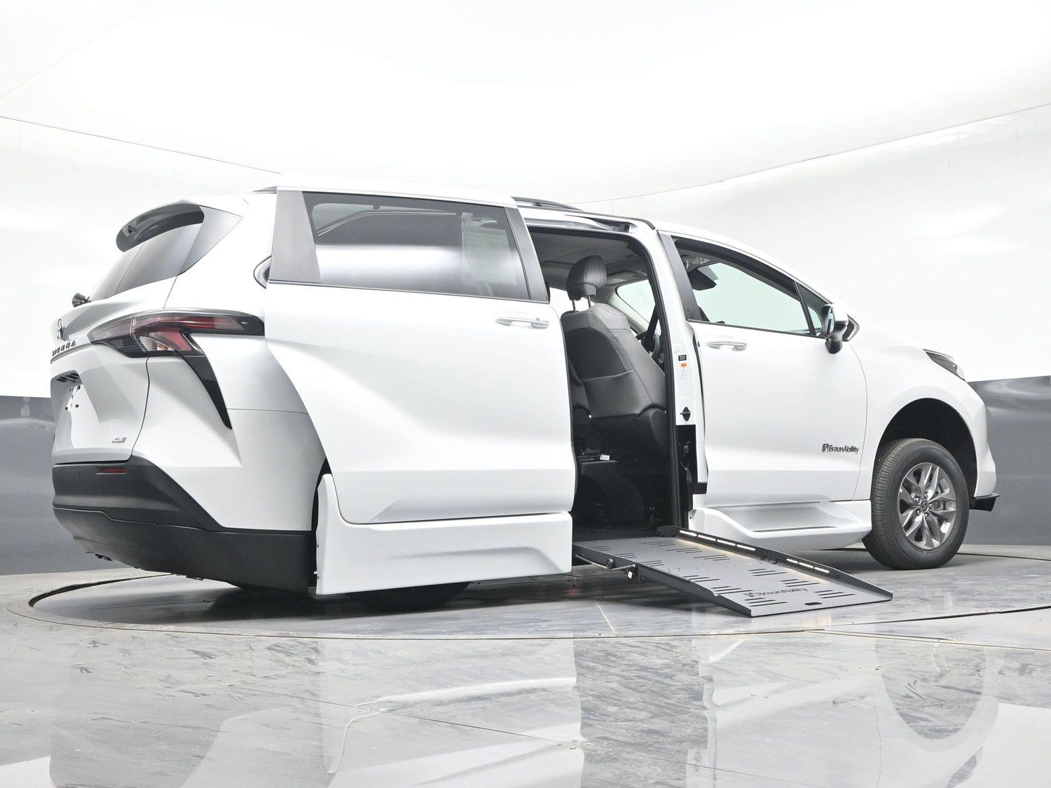 New 2026 Toyota Sienna XLE