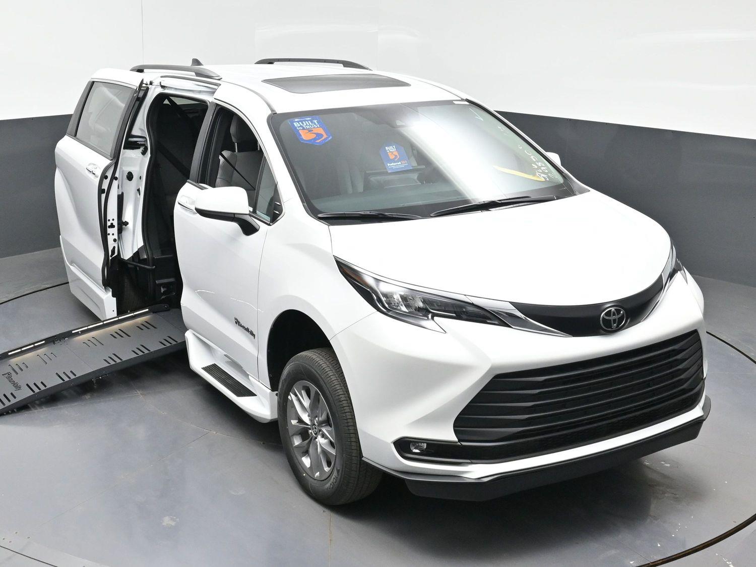 New 2026 Toyota Sienna XLE