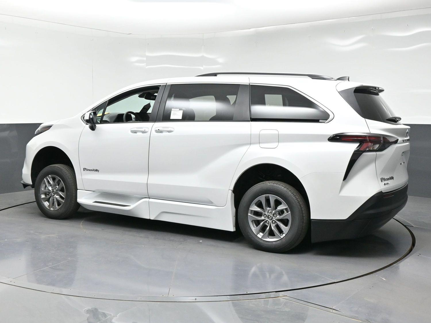 New 2026 Toyota Sienna XLE