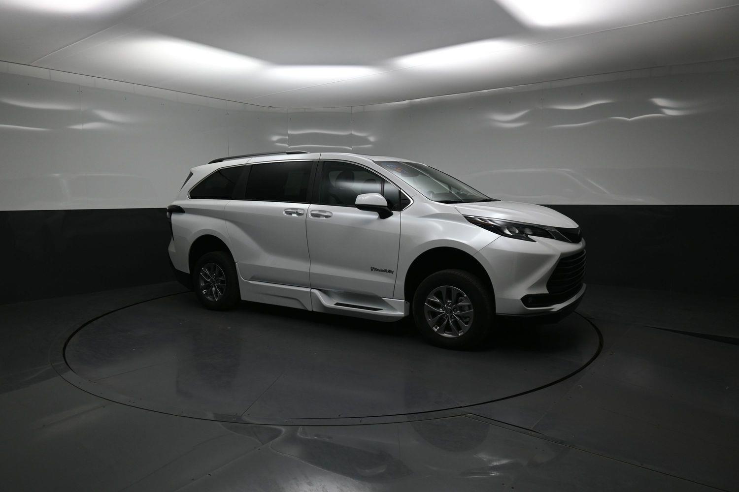 New 2026 Toyota Sienna XLE